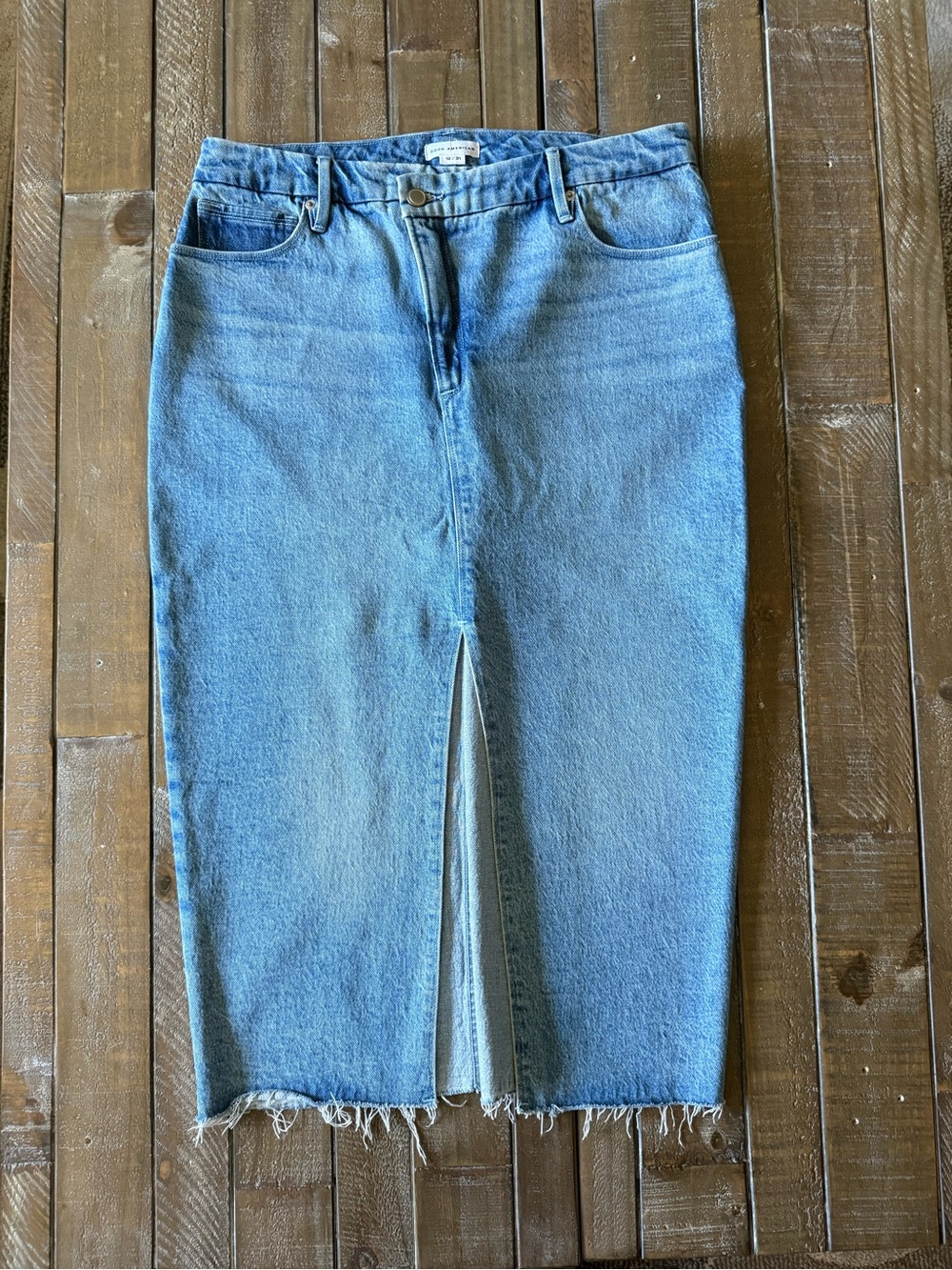 Good American Women's Front Slit Midi Denim Skirt